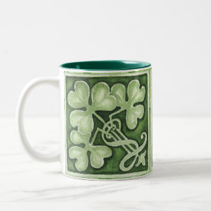 Taza Bicolor Día de San Patricio con la acuarela verde de Shamr
