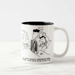 Taza Bicolor Dibujos animados de dos jóvenes médicos