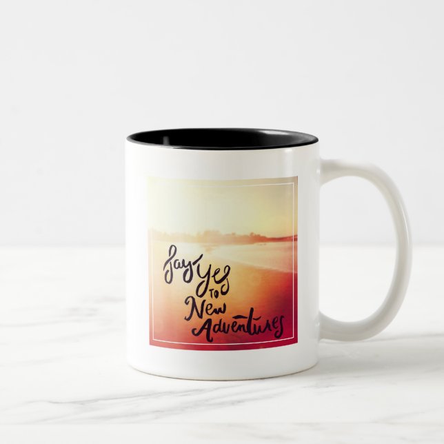 Taza Bicolor Diga sí a las nuevas aventuras (Derecha)