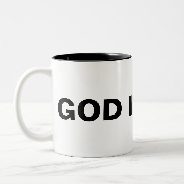 Taza Bicolor Dios es amor (Izquierda)