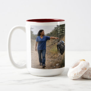 Taza Bicolor Dios se preocupa por ti