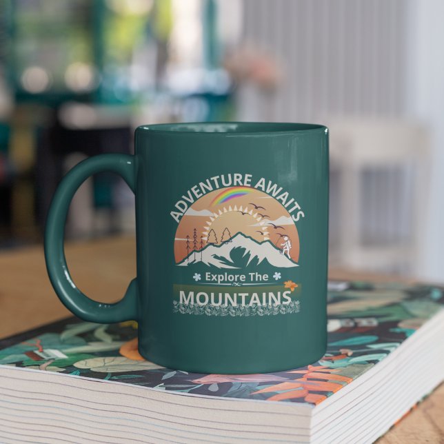 Taza Bicolor Diseño "Adventure Awaits-Explore the mountain" (Subido por el creador)
