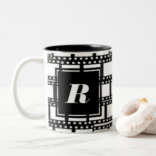 Taza Bicolor Diseño de monogramas en blanco y negro para los am