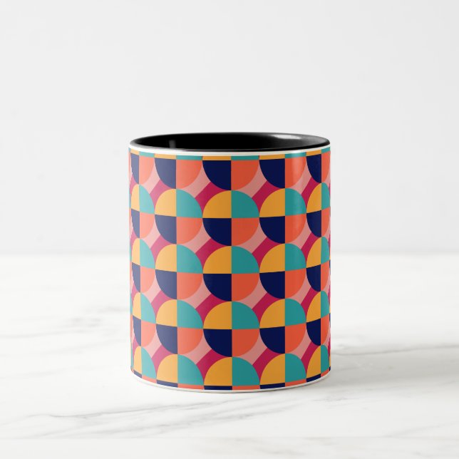TAZA BICOLOR DISEÑO GEOMÉTRICO. (Centro)