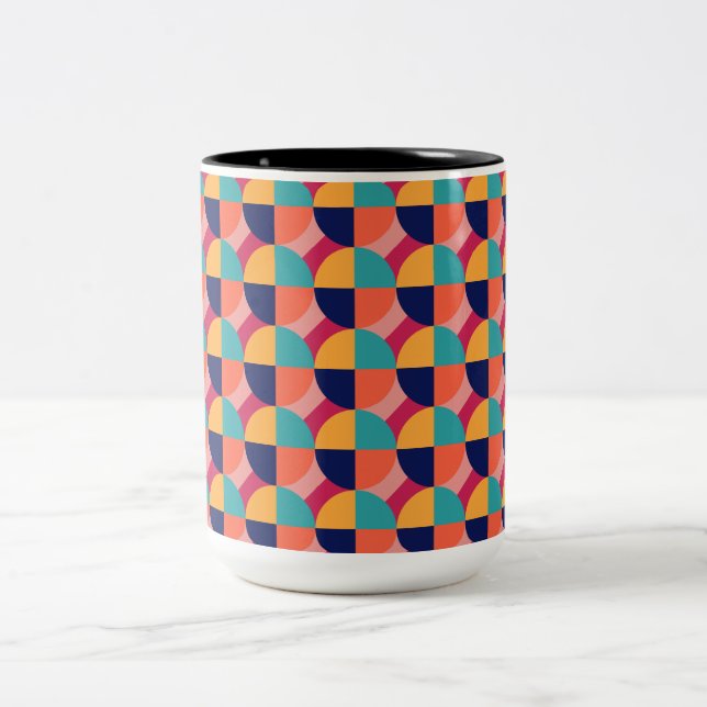 TAZA BICOLOR DISEÑO GEOMÉTRICO. (Centro)