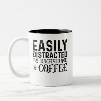 Taza Bicolor Distracción Fácil Por Dachshund Y Café