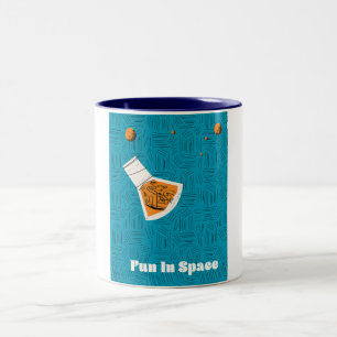 Taza Bicolor Diversión en el espacio Póster vintage del espacio