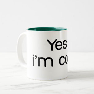 Taza Bicolor Divertido invierno acogedor, Es la temporada para