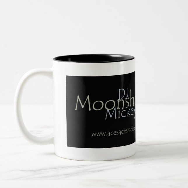 Taza Bicolor DJ Moonshinemickey banner (Izquierda)