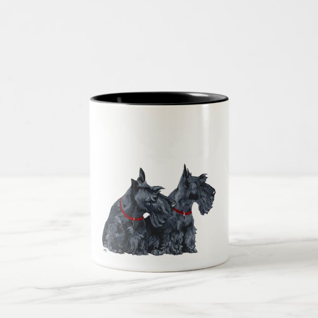 Taza Bicolor Dos curiosos terriers escoceses (Centro)