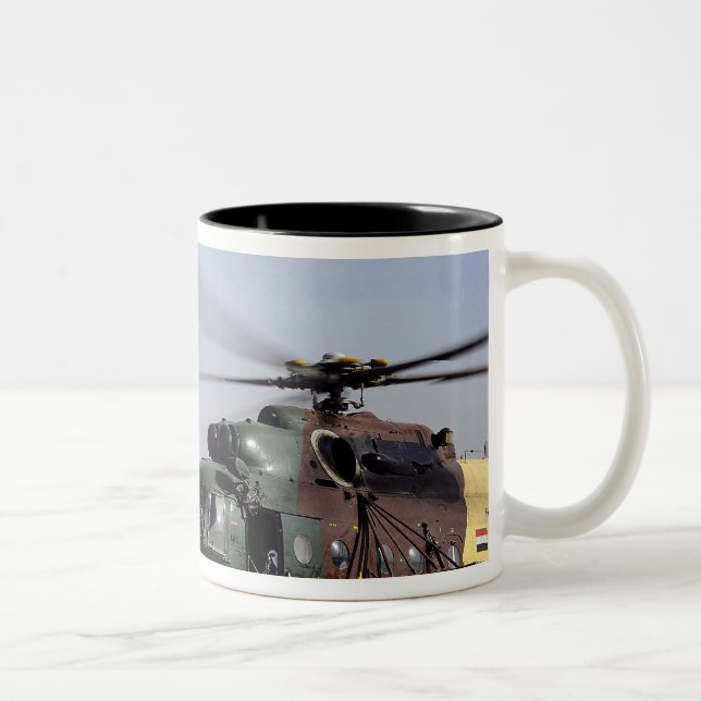 Taza Bicolor Dos helicópteros de cadera Mi-17 iraquíes (Derecha)