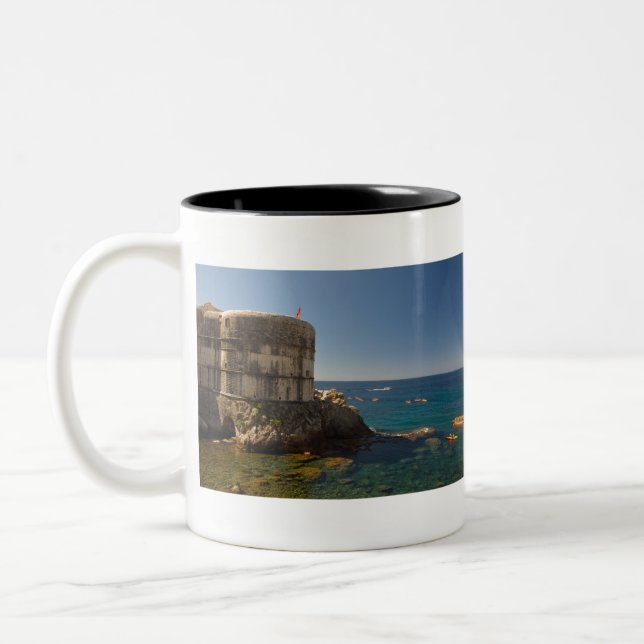 Taza Bicolor Dubrovnik, Croacia. Fuerte Bokar. (Izquierda)