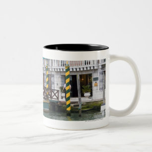 Taza Bicolor Edificios en la costa en Venecia, Italia