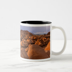 Taza Bicolor EE. UU.; Utah. Vista del Parque Estatal Goblin Val