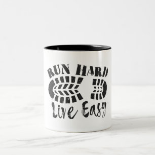 Taza Bicolor Ejecutar duro, fácil en vivo