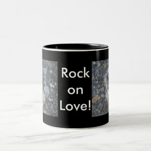 Taza Bicolor El amor es sólido rock