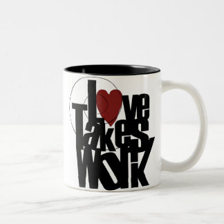 Taza Bicolor El amor toma el trabajo