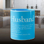 Taza Bicolor El cielo azul de la mejor definición de marido del<br><div class="desc">Personalice a su esposo especial para que cree un regalo único para cumpleaños,  aniversarios,  bodas,  Navidades o cualquier día que quiera mostrar lo que significa para usted. Una manera perfecta de mostrarle lo increíble que es cada día. Diseñado por Thisisnotme©</div>