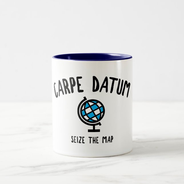 Taza Bicolor El Datum De Carpe Toma El Mapa (Centro)