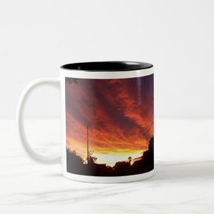 Taza Bicolor El huracán llega al atardecer