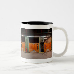 Taza bicolor Elbtunnel negro viejo