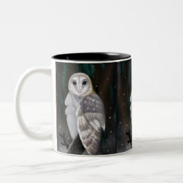 Taza Bicolor Elegancia ártica: Lechuza de nieve en los bosques