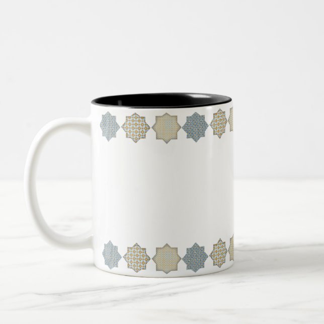 Taza Bicolor Elegante 'Arabesque Tile Pattern Mug' (Izquierda)