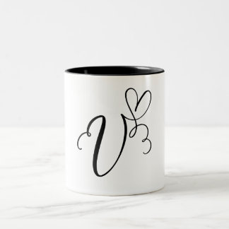 TAZA BICOLOR ELEGANTE CARTA "V" EN COLOR DE MONOGRAMA NEGRO