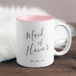 Taza Bicolor Elegante | Empleada de honor<br><div class="desc">Un regalo dulce y elegante para tu criada de honor,  tazón de dos tonos en rosa y blanco,  presenta la "doncella de honor" en la tipografía de escritura con letras a mano. Personalice la fecha con su boda debajo.</div>