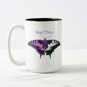 Taza Bicolor Ella/Ellas Mariposa de cola tortuga no binaria