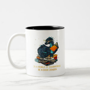 Taza Bicolor en un mundo de gusanos de libros ser un dragón de