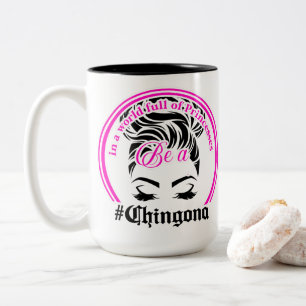 Taza Bicolor en un mundo de princesas ser Chingona