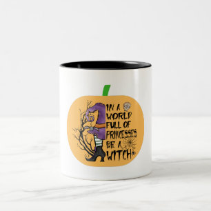 Taza Bicolor En un mundo lleno de princesas sé bruja