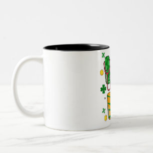 Taza Bicolor Enfermera de Stethoscope el día de San Patricio En