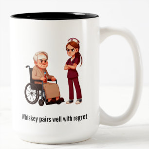 Taza Bicolor Enfermera Enojada Regañando a Paciente Borracho