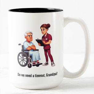Taza Bicolor Enfermera tratando con paciente anciano con derech
