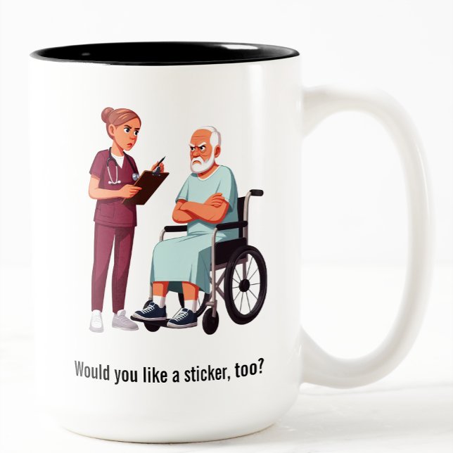 Taza Bicolor Enfermera tratando con paciente anciano con derech (Subido por el creador)