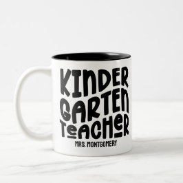 Taza Bicolor Enseñador de kindergarten Texto negro