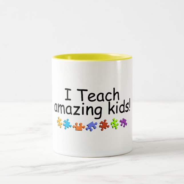 Taza Bicolor Enseño a los niños asombrosos (los PP) (Centro)