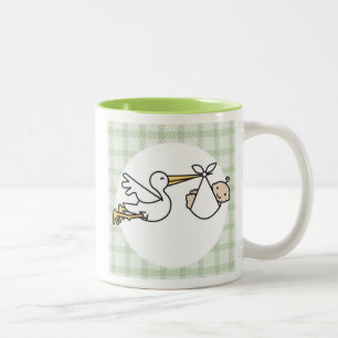 Taza Bicolor Entrega de Bebé en la cigüeña