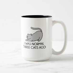 Taza Bicolor Era hace tres gatos normales