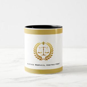 Taza Bicolor Escalas de Justicia abogado blanco y dorado elegan