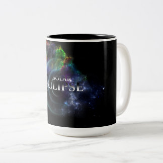 Taza Bicolor Escapada de arte fractal de eclipse solar