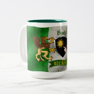 Taza Bicolor Escudo irlandés Brady con bandera en peligro perso