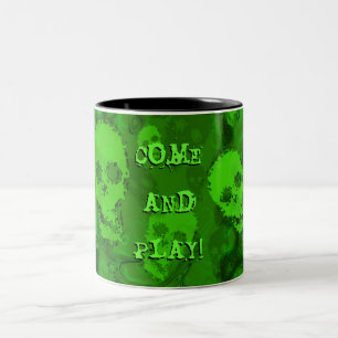Taza Bicolor Espectro de cráneo '¡Ven y juega!'