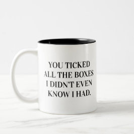 Taza Bicolor Esposo que marca todas las casillas