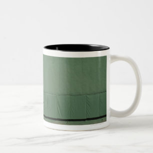 Taza Bicolor Esta pared se conoce como 'el monstruo verde.