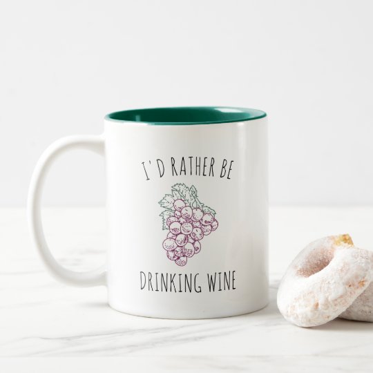 Taza Bicolor Estaría bebiendo bastante el vino