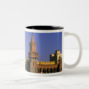 Taza Bicolor Europa, Alemania, Berlín. Kreuzberg, Oberbaum
