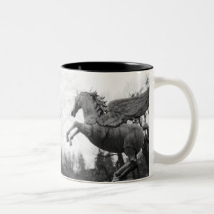Taza Bicolor Europa, Austria, Salzburgo. Estatua de caballo ala